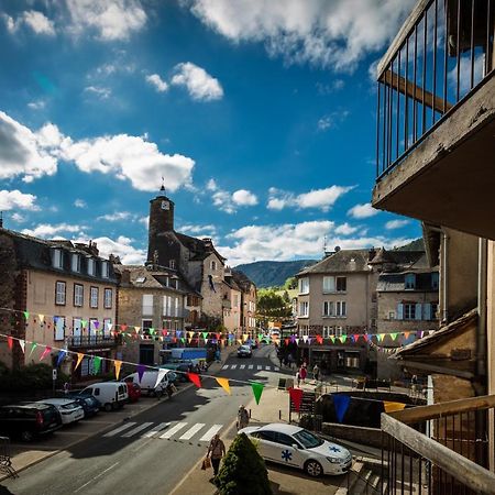 Logis Hotel Restaurant Du Commerce La Canourgue Exterior photo