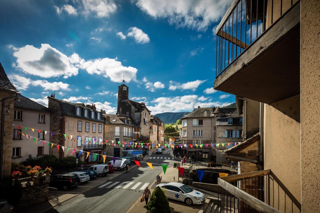 Logis Hotel Restaurant Du Commerce La Canourgue Exterior photo